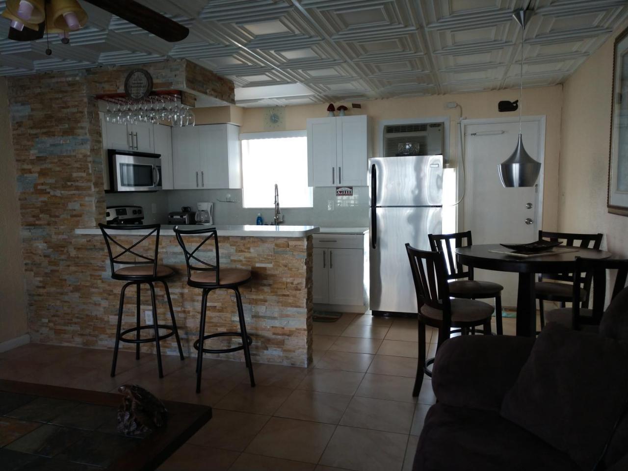 Sunrise Ocean Suites Hillsboro Beach Exterior photo