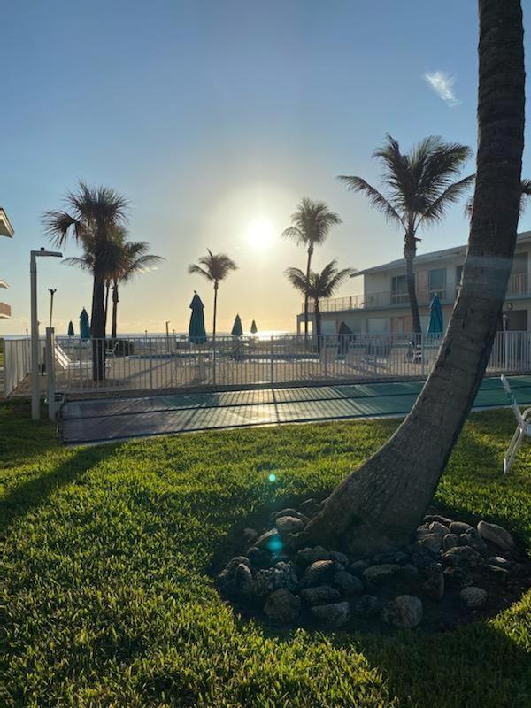 Sunrise Ocean Suites Hillsboro Beach Exterior photo
